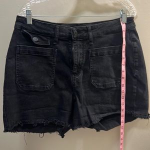 Judy blue black shorts